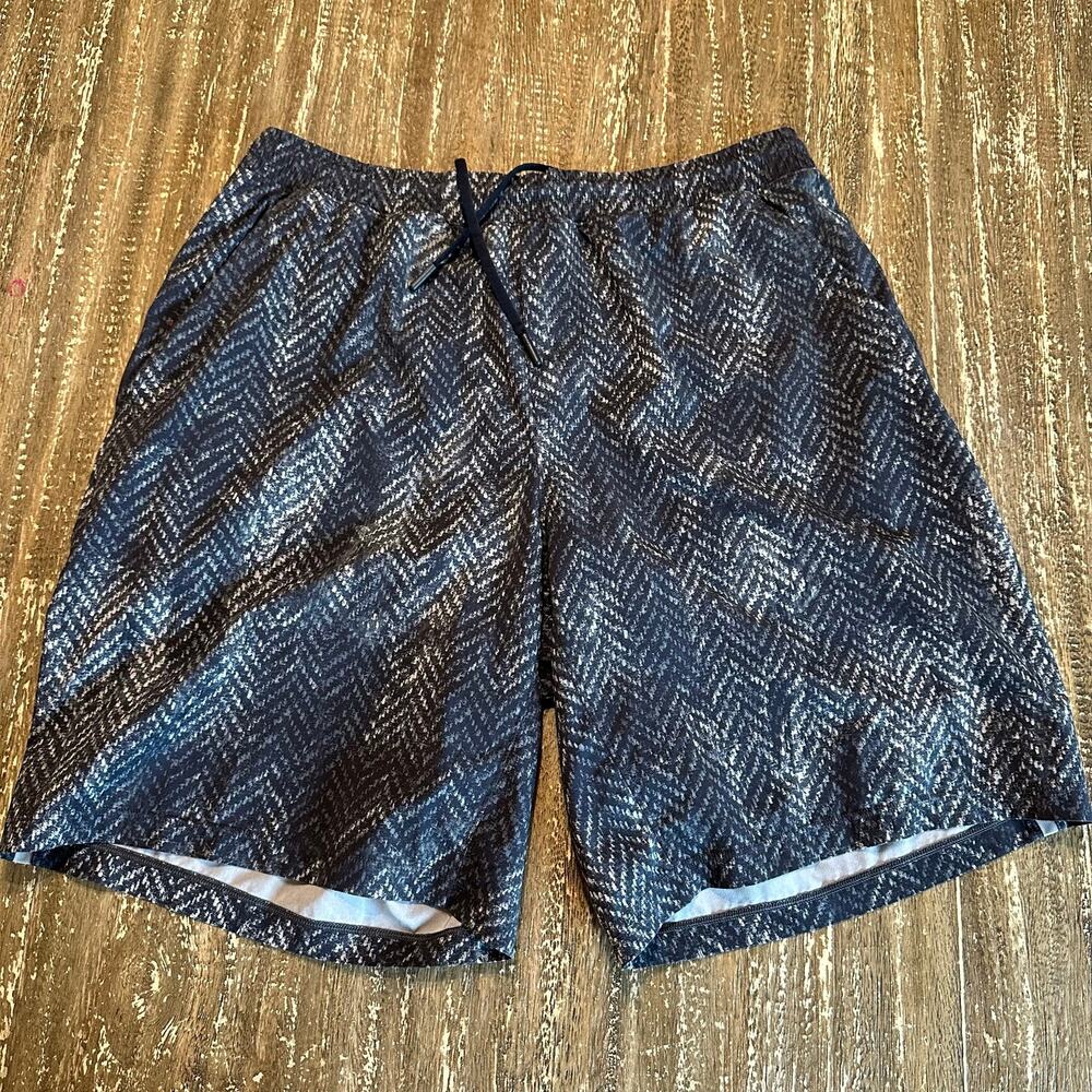 Lululemon Pace Breaker Lined Shorts 9” Inseam Navy Grey Herringbone Men’s Size L